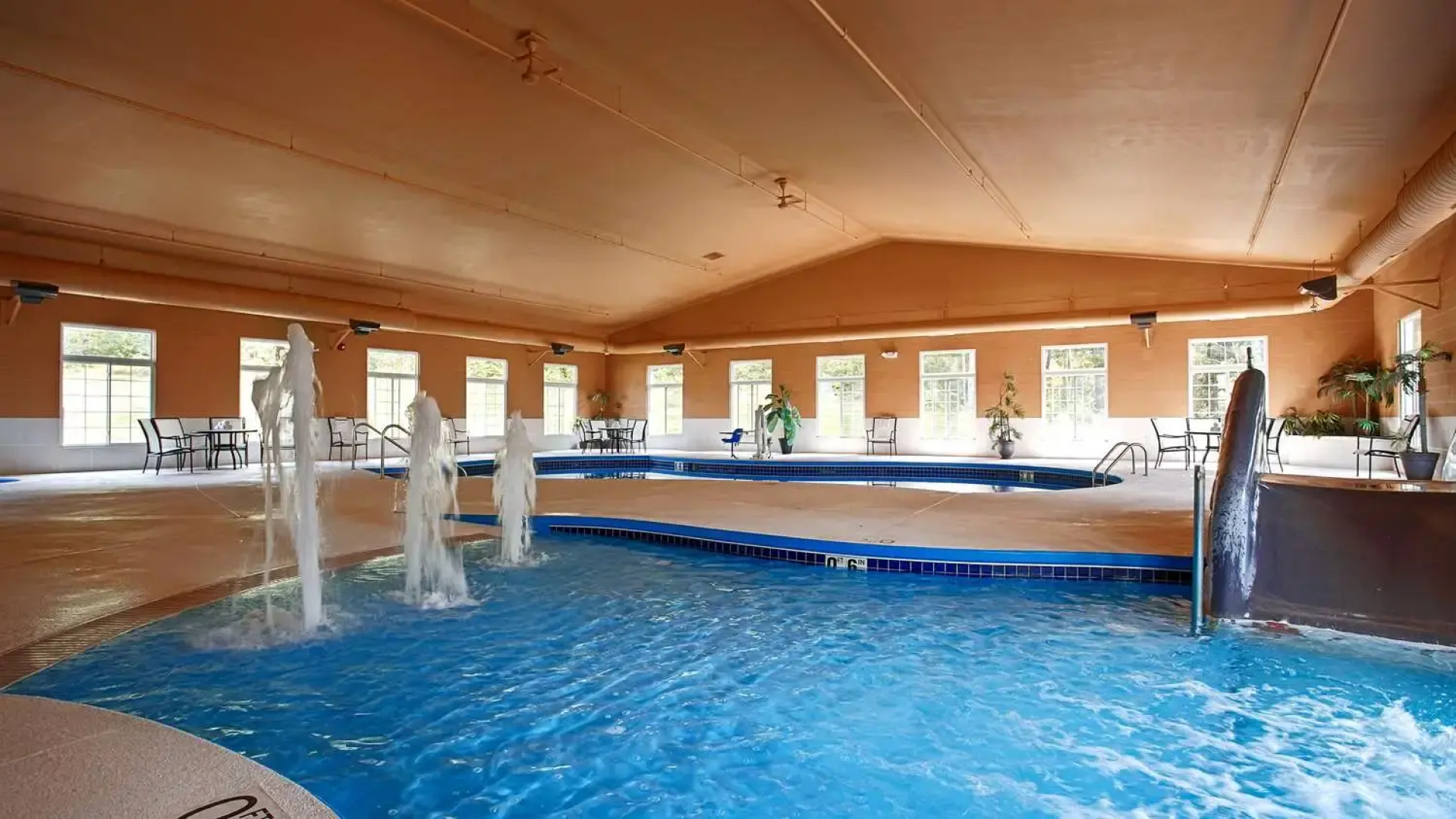 Best Western Crandon Inn & Suites