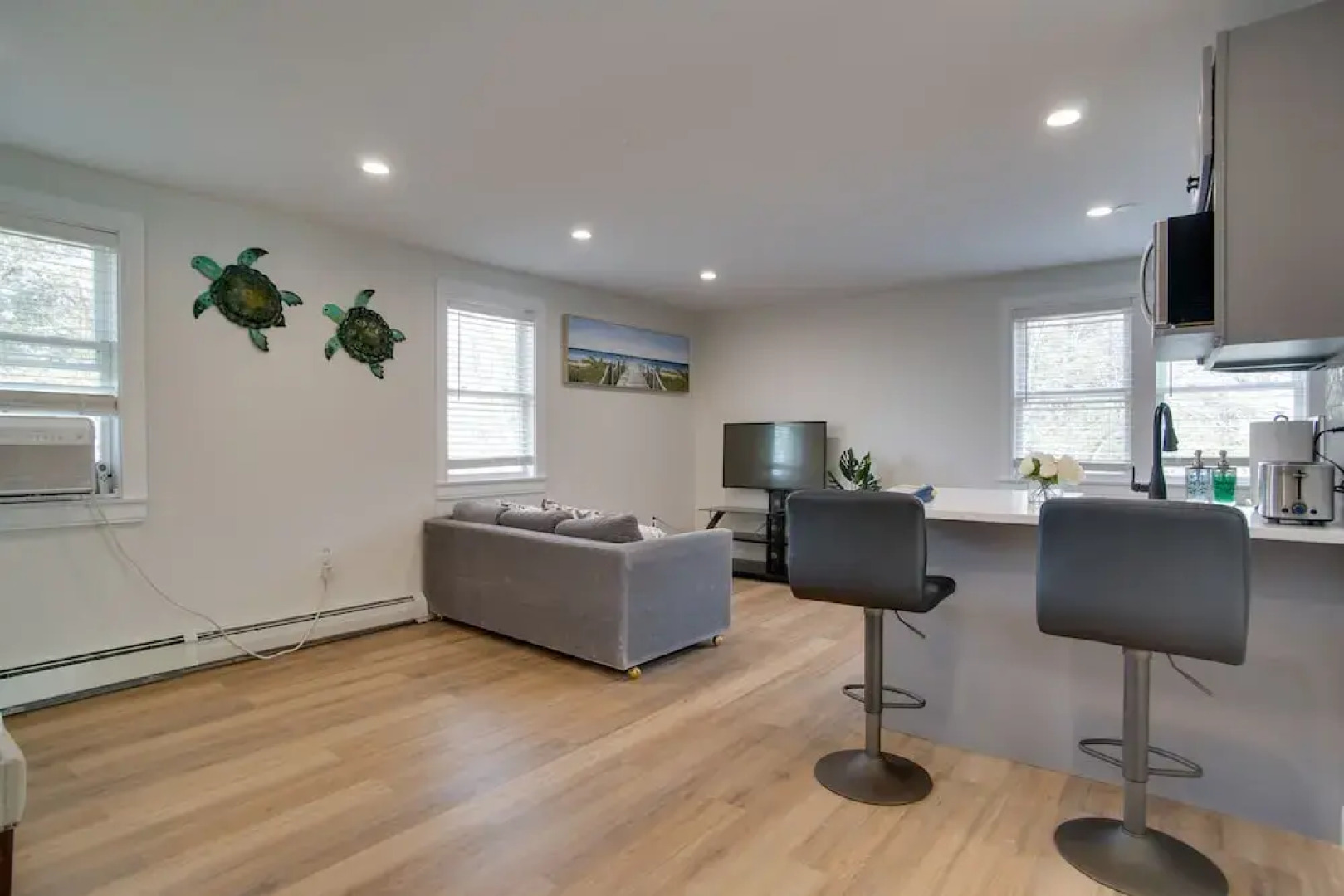 Cozy Falmouth Studio ~ 2 Mi to Beach & Dining