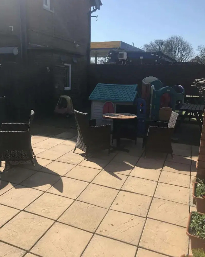 Holystone Bar and Restaurant