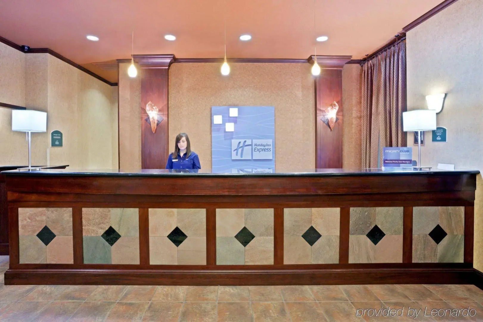 Holiday Inn Express Hotel & Suites Portland-NW Downtown by IHG