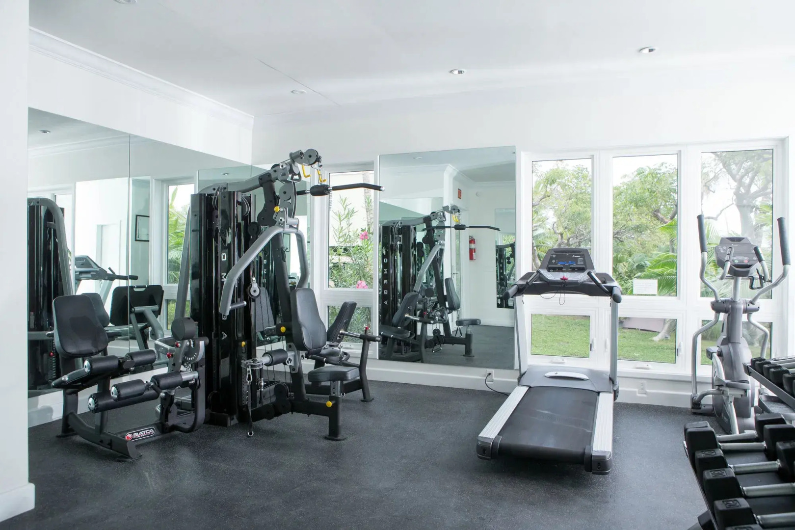 Coral Sands Inn & Cottages