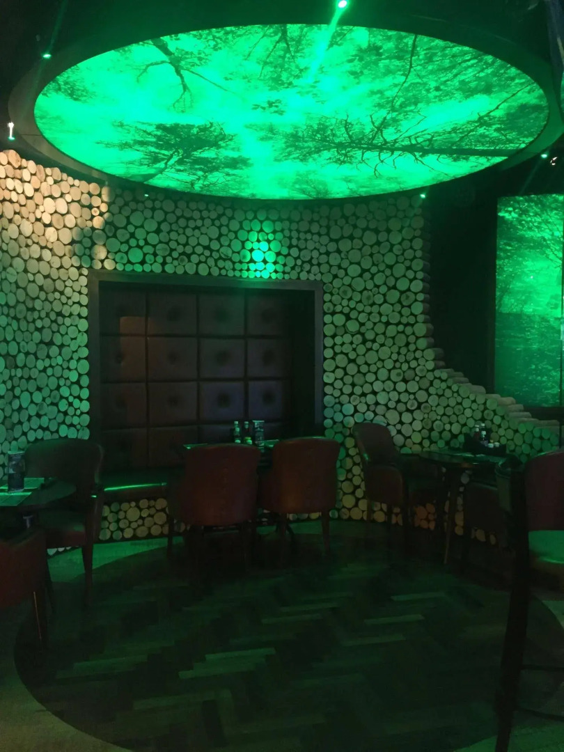 The Royal Hotel and Merrill Leisure Club