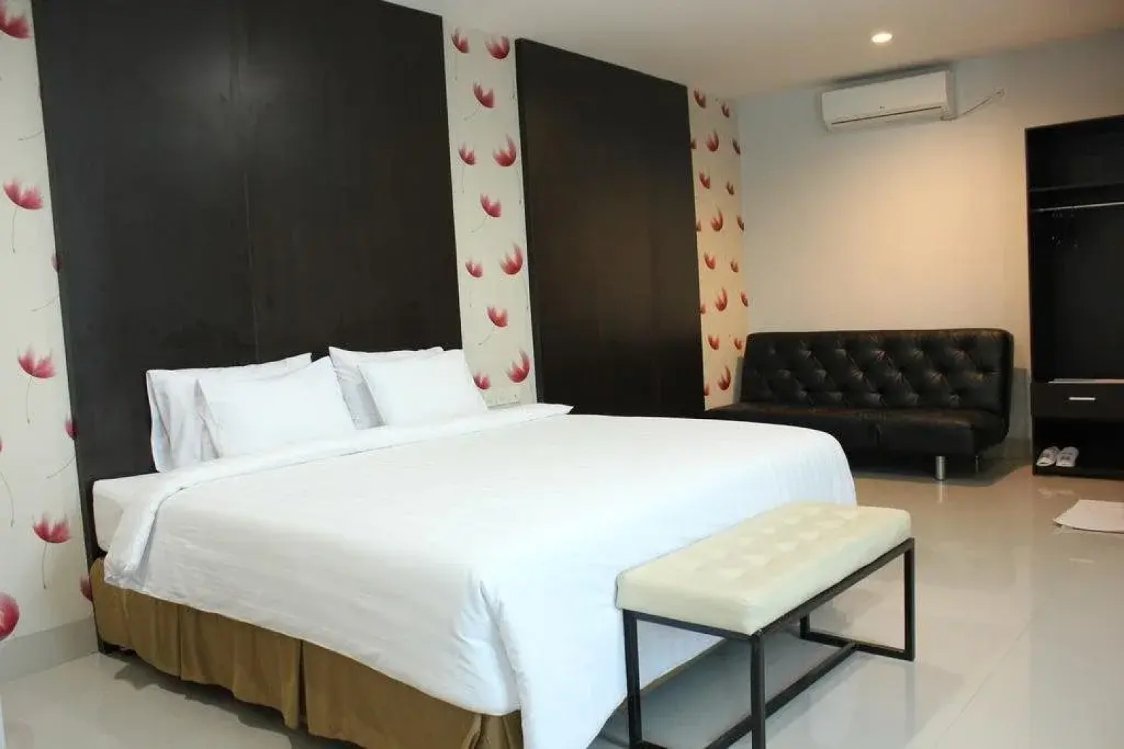 Novena Hotel Watampone