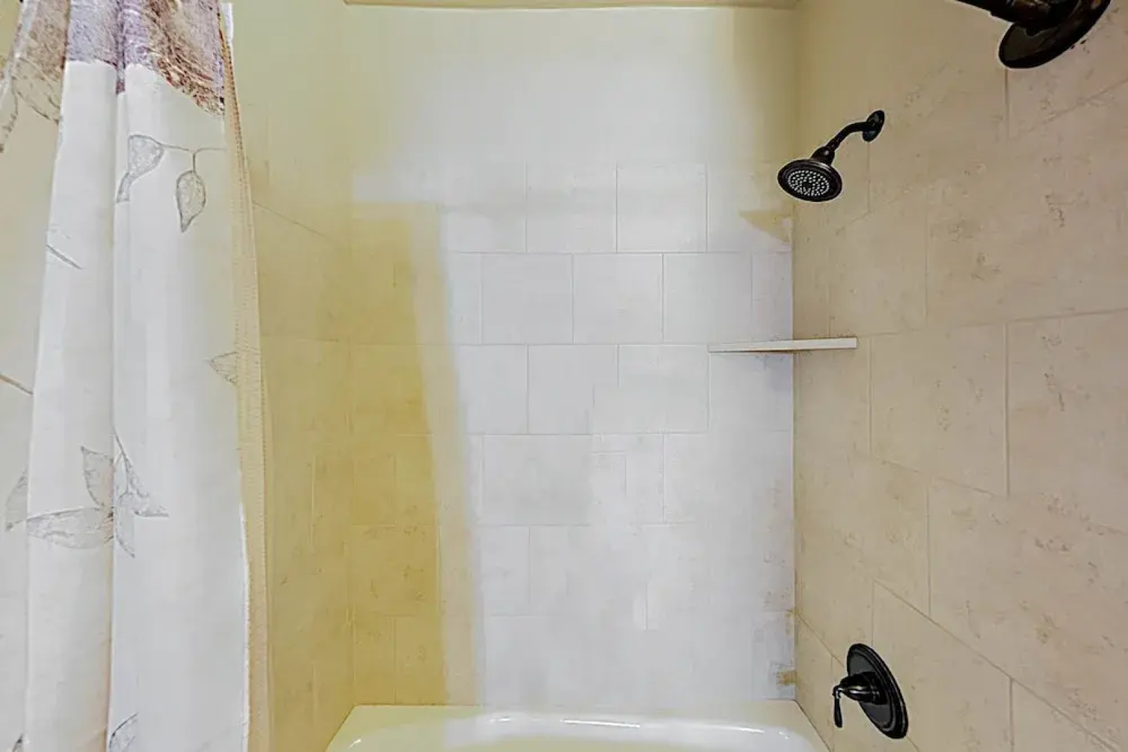 New Listing! Mountain W/ Hot Tub & Deck 5 Bedroom Townhouse