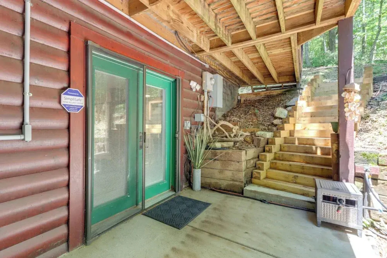 Ellijay Cabin w/ Deck and Hot Tub!