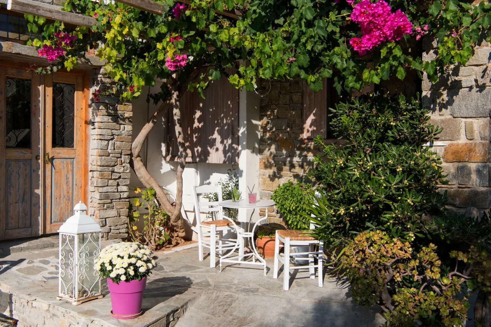 Zefi Hotel & Suites