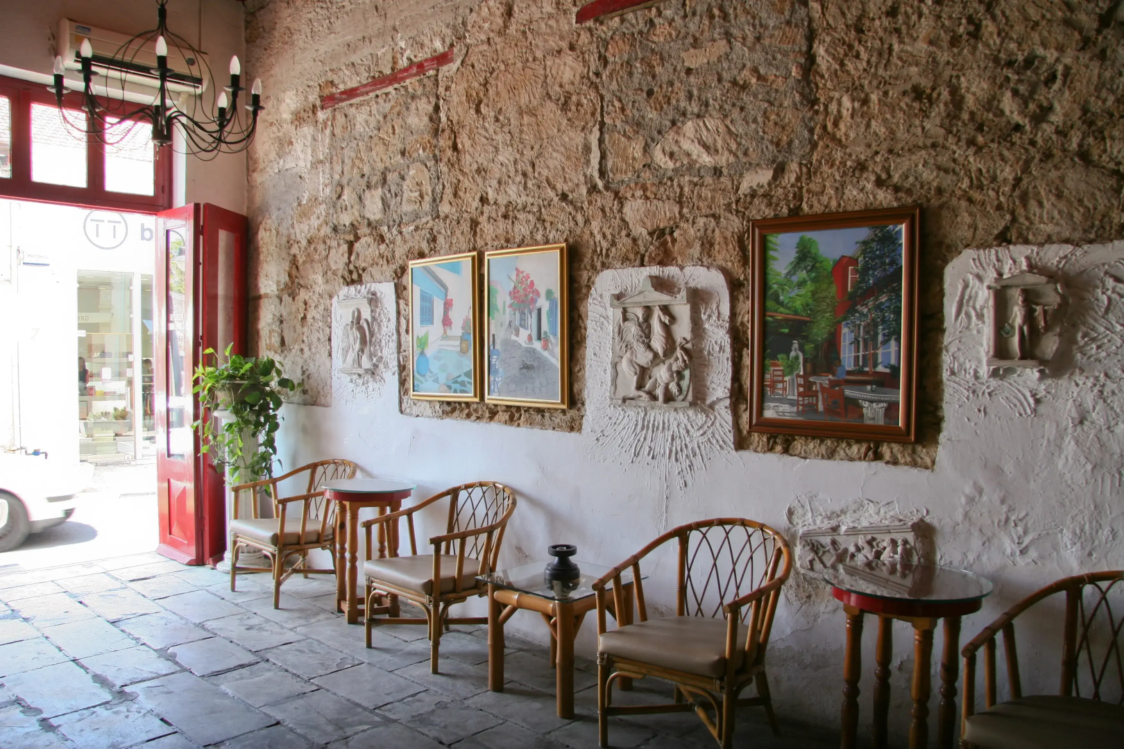 Kiniras Traditional Hotel & Restaurant