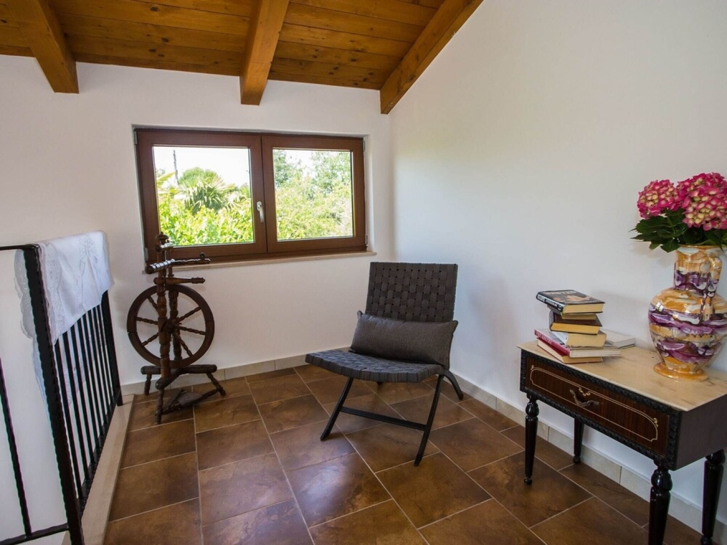 Beautiful Decorated Villa for 8 Persons With Private Pool in a Quiet Location