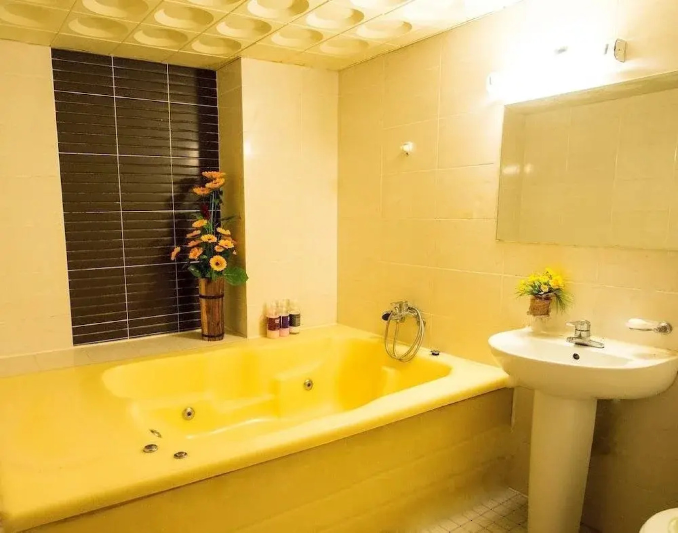 Suanbo Hot Spring Healing Hotel