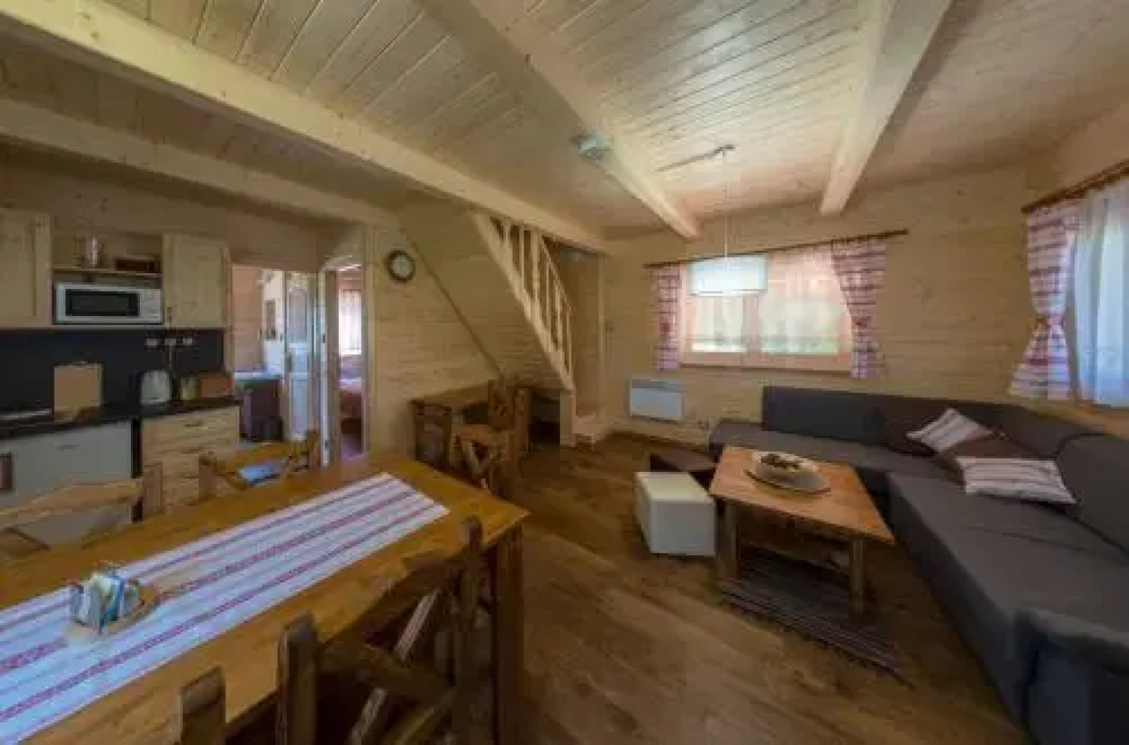 Chatovy Rezort Lopusna Dolina