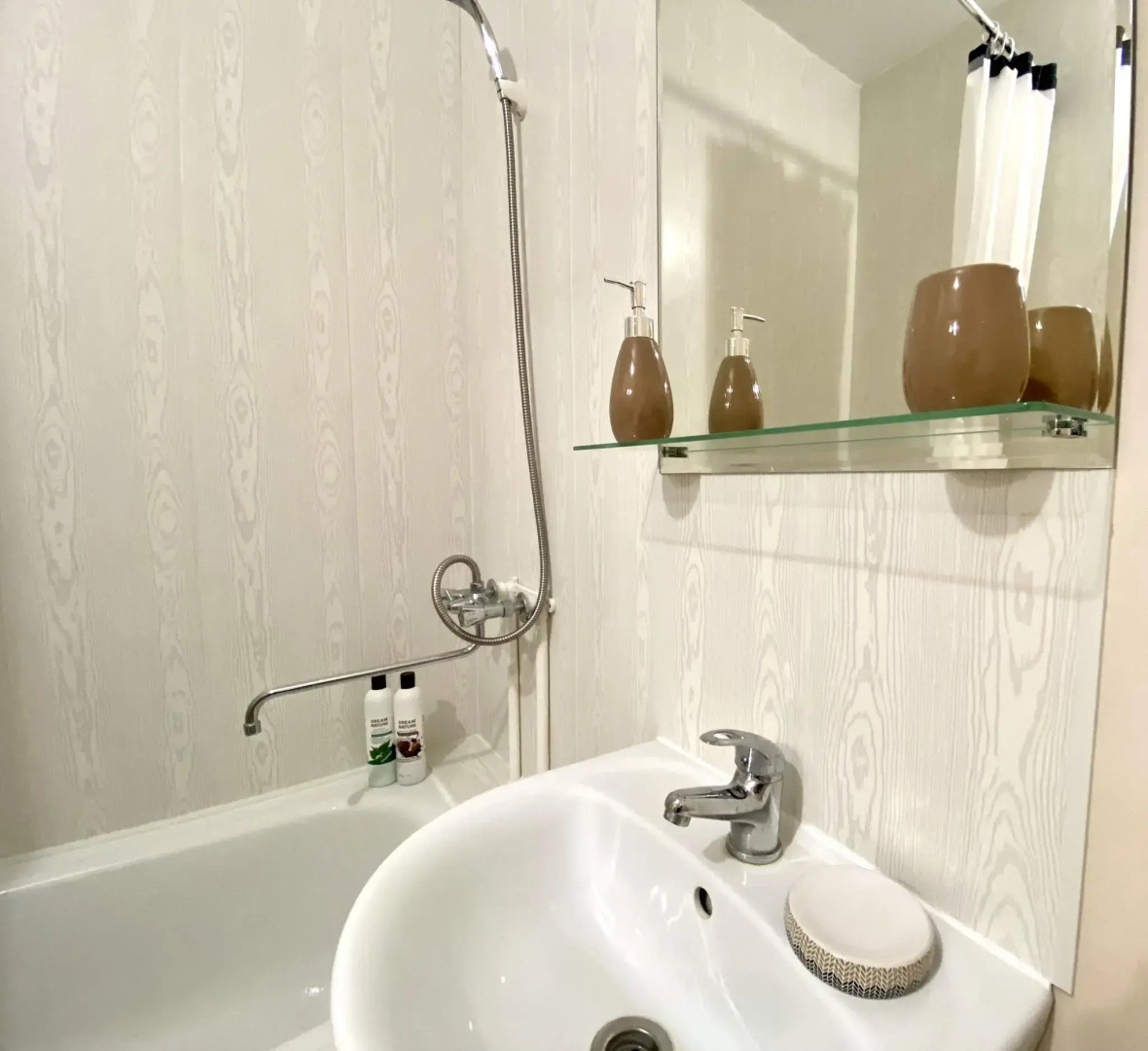 Апартаменты Четыре Сезона на ул. Энтузиастов, д.13