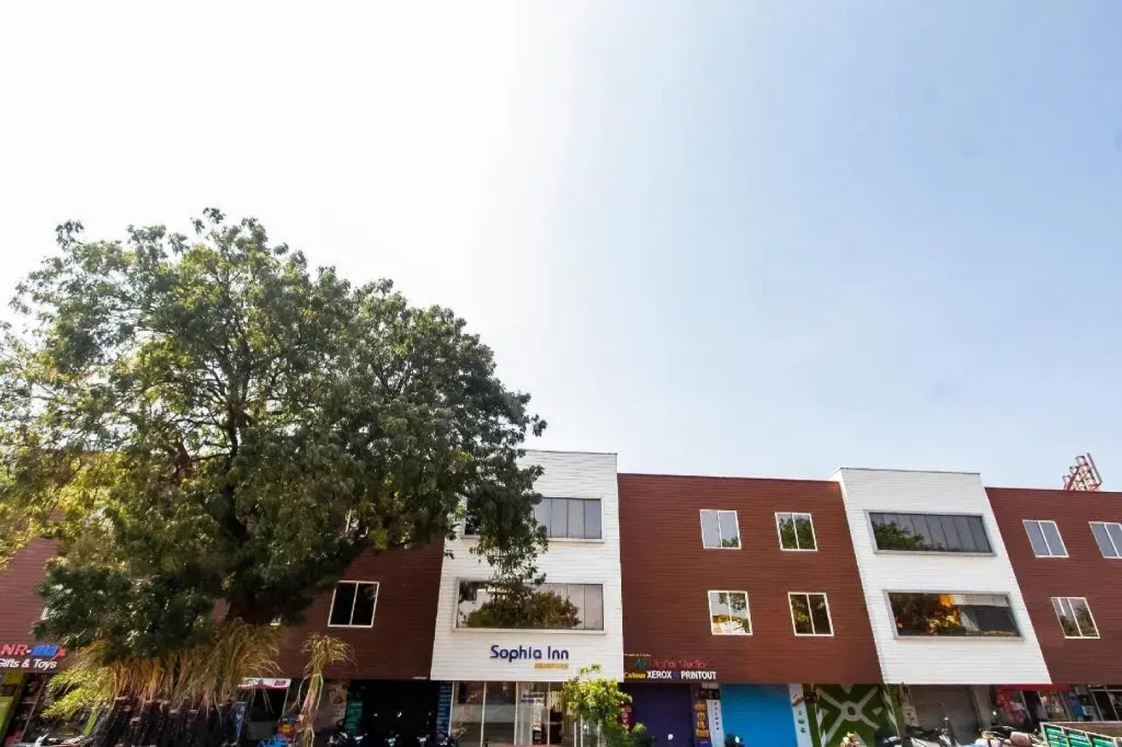 Sophia Inn by OYO Rooms