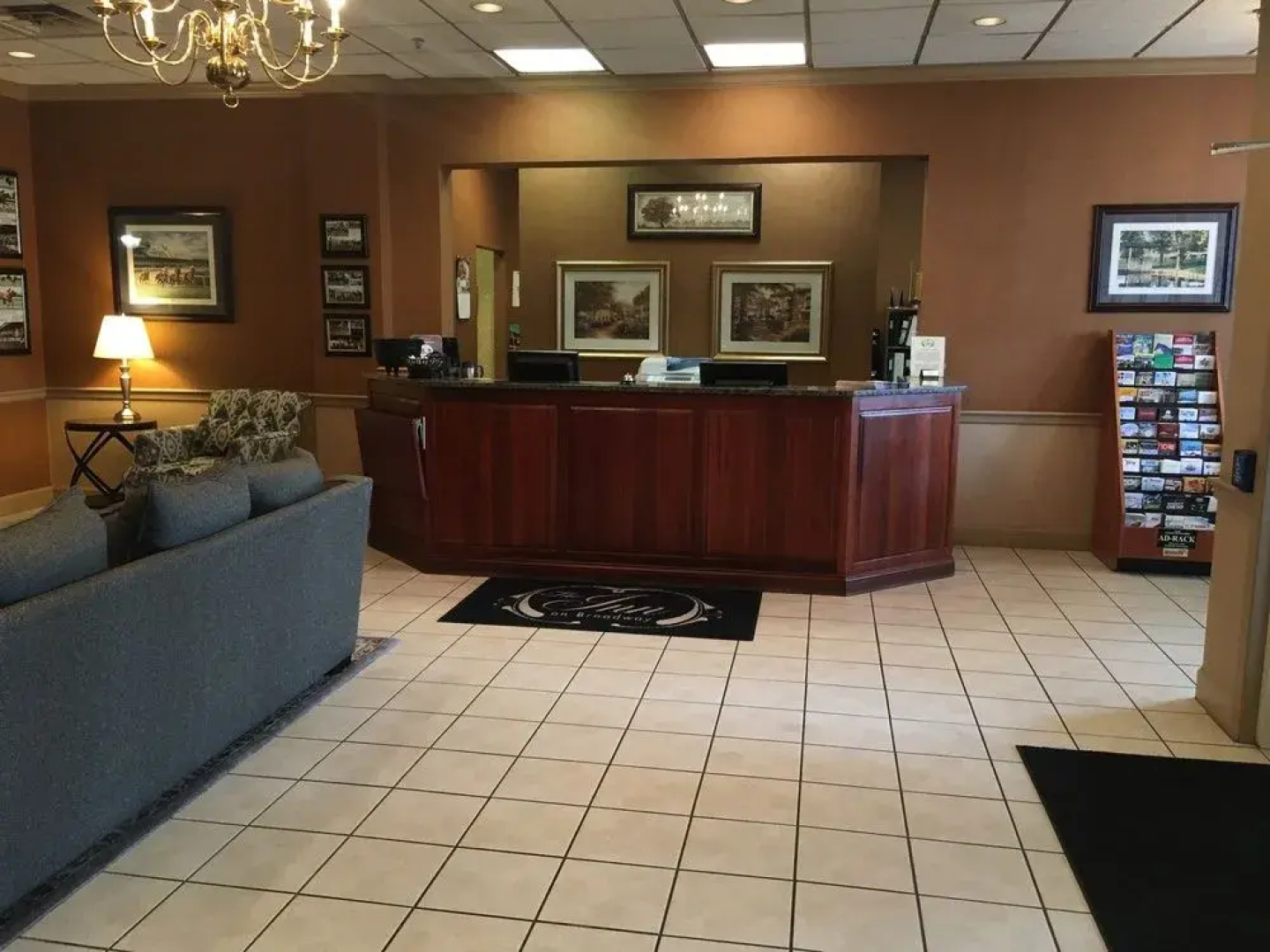 Elwood Hotel & Suites