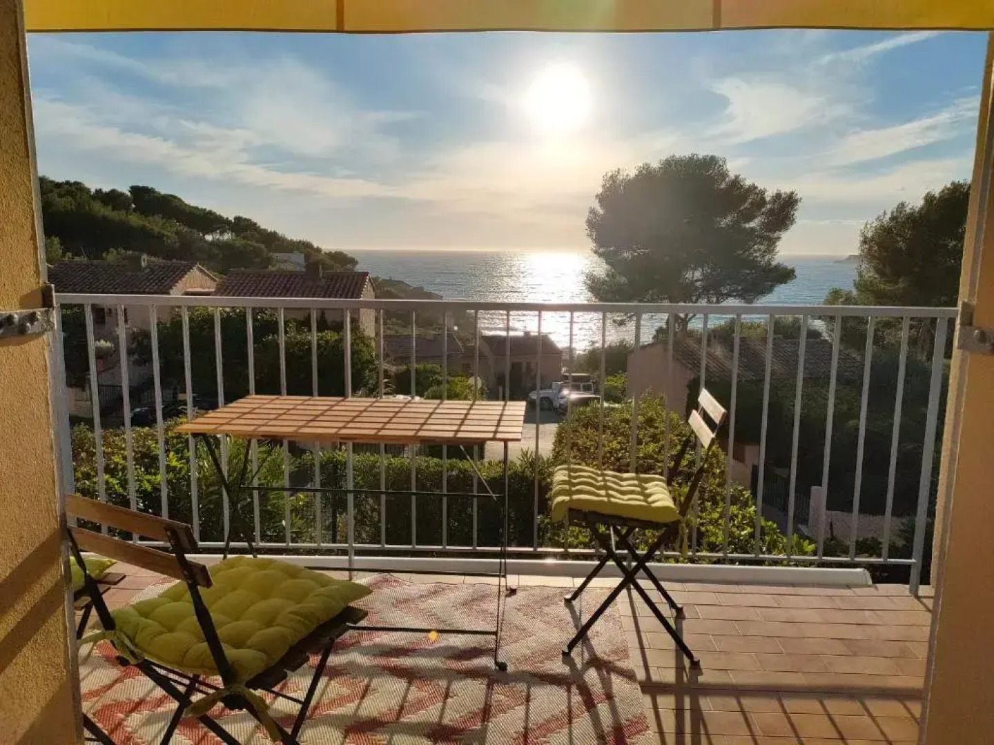 Appartement avec terrasse vue mer, proximité plage, place parking