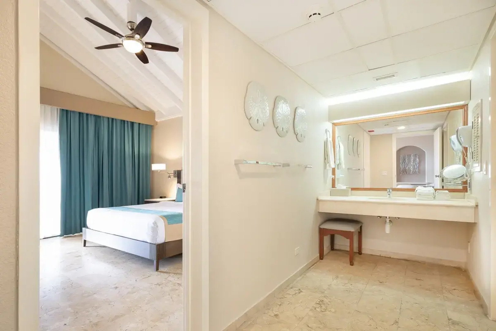 The Royal Sea Aquarium Resort