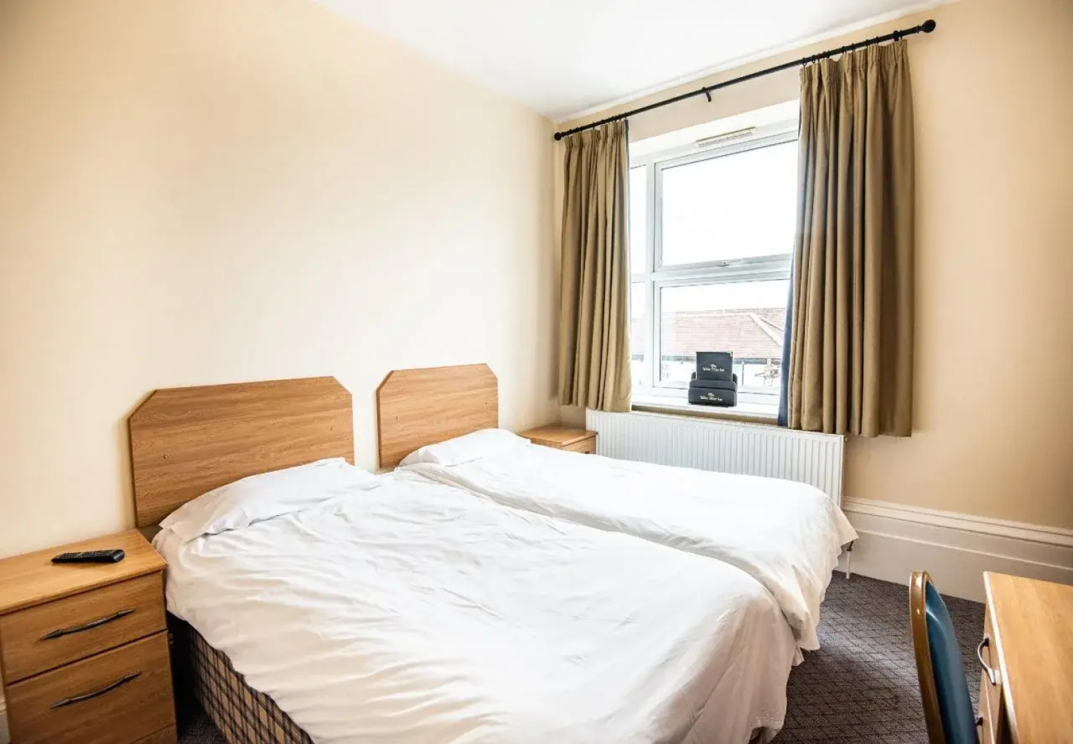 OYO The White Hart Inn