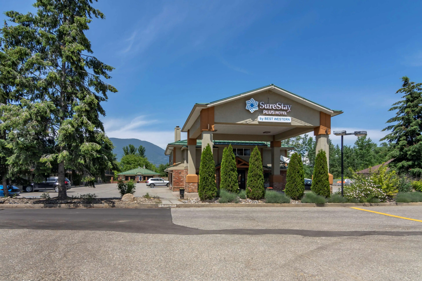 SureStay Plus Hotel By Best Western Salmon Arm