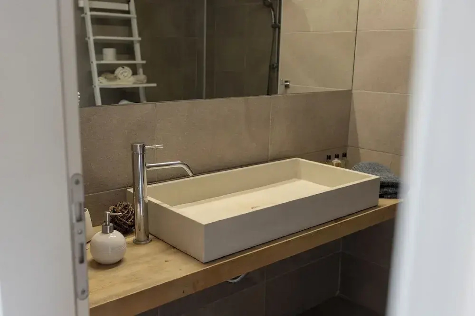 Foresta in Medias Mores