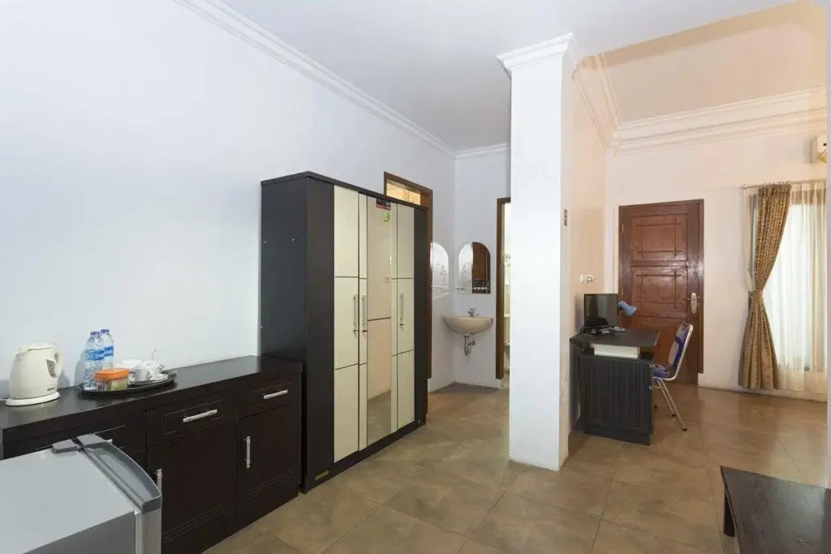 RedDoorz @ Tanah Baru Depok