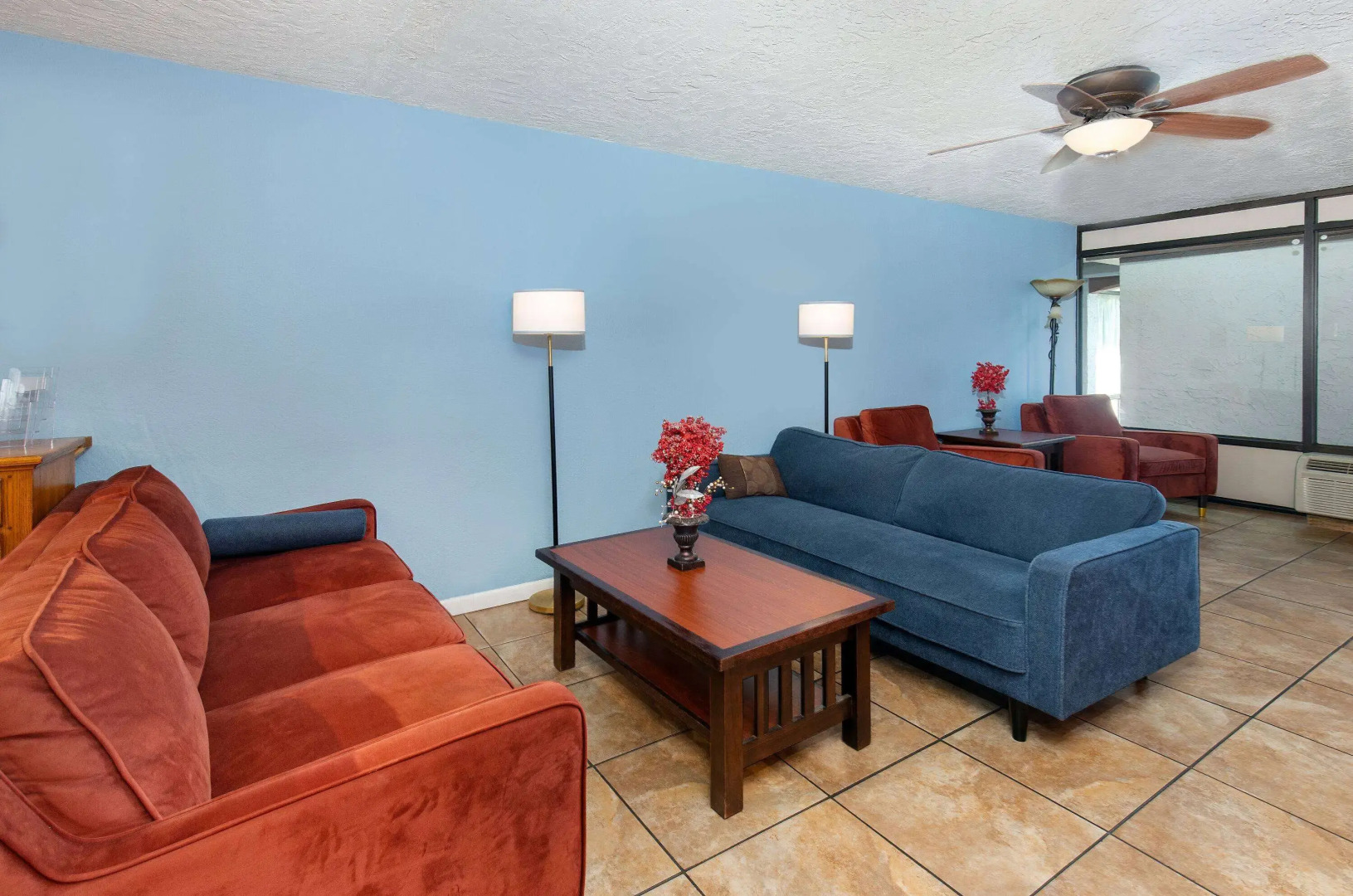 Americana Inn, a Travelodge by Wyndham