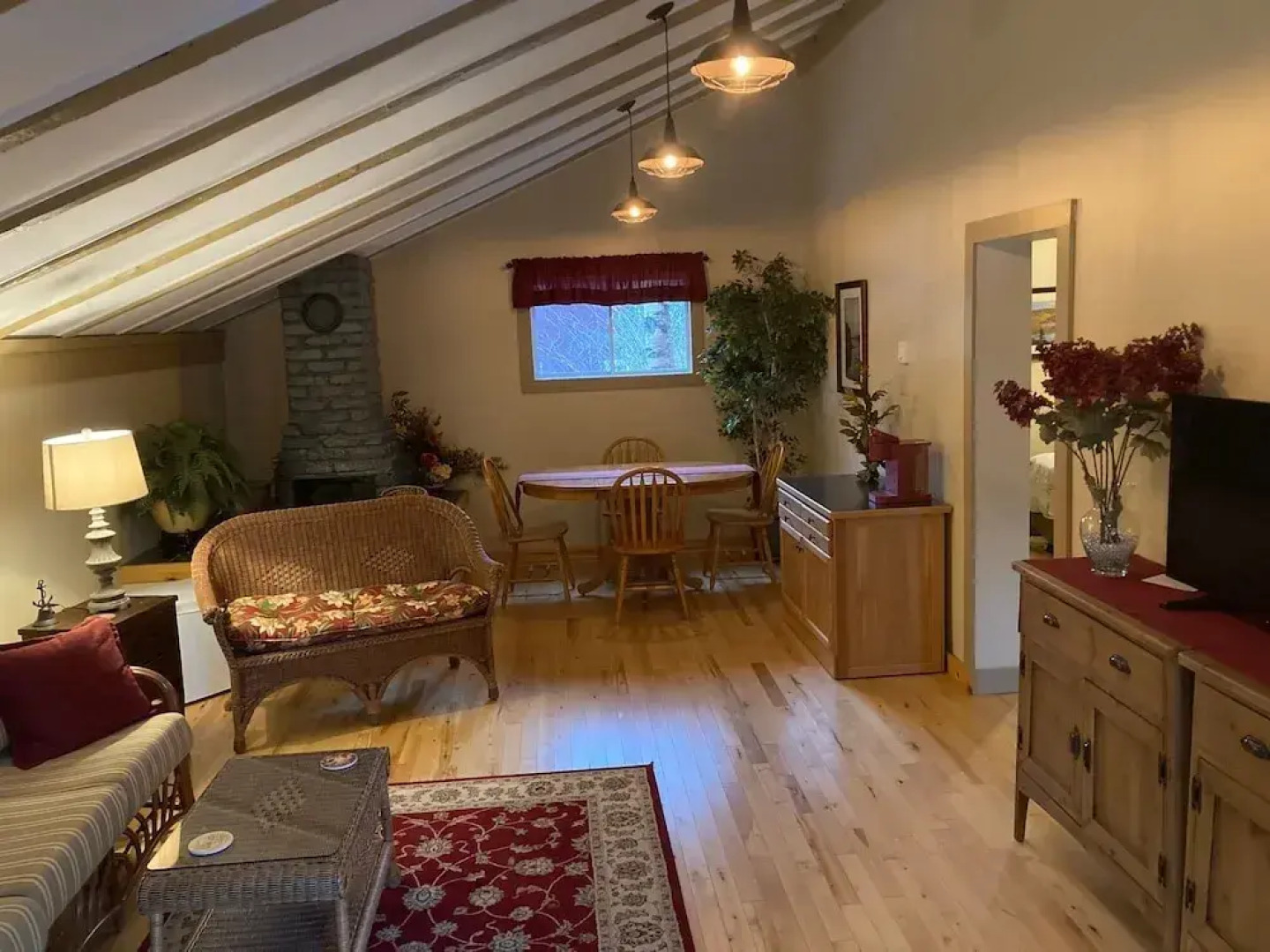 Dominion Hill Country Inn