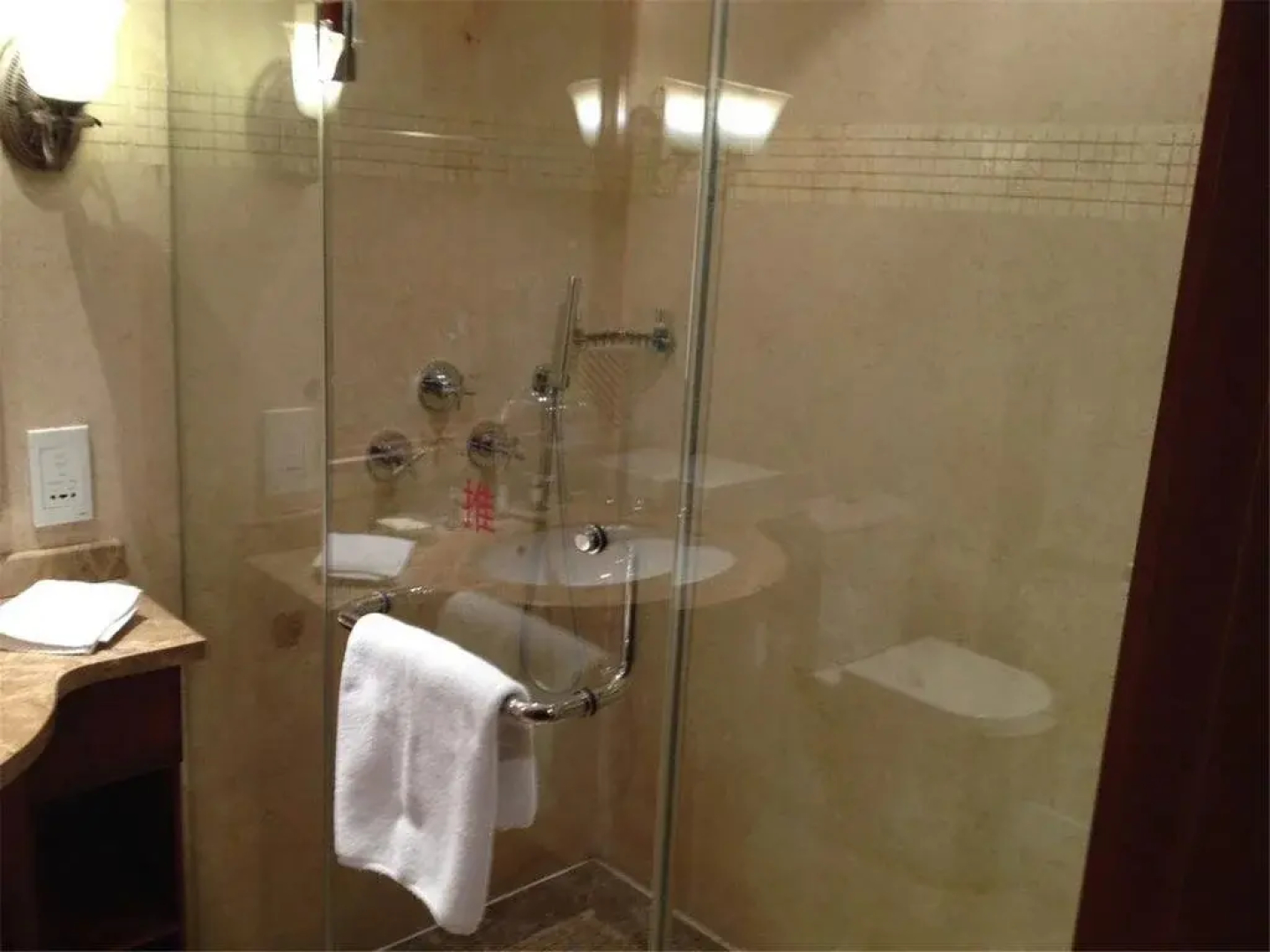 Gezhouba Hotel