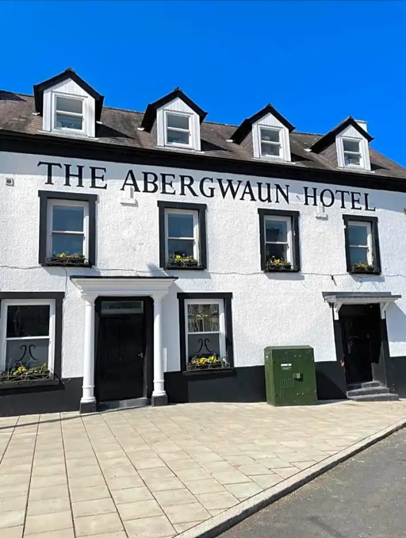 Jt Abergwaun Hotel