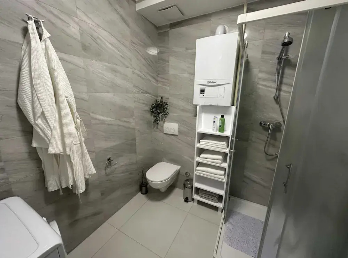 Cozy Retreat in Krapinske Toplice: Comfort and Prime Location With Private Parking