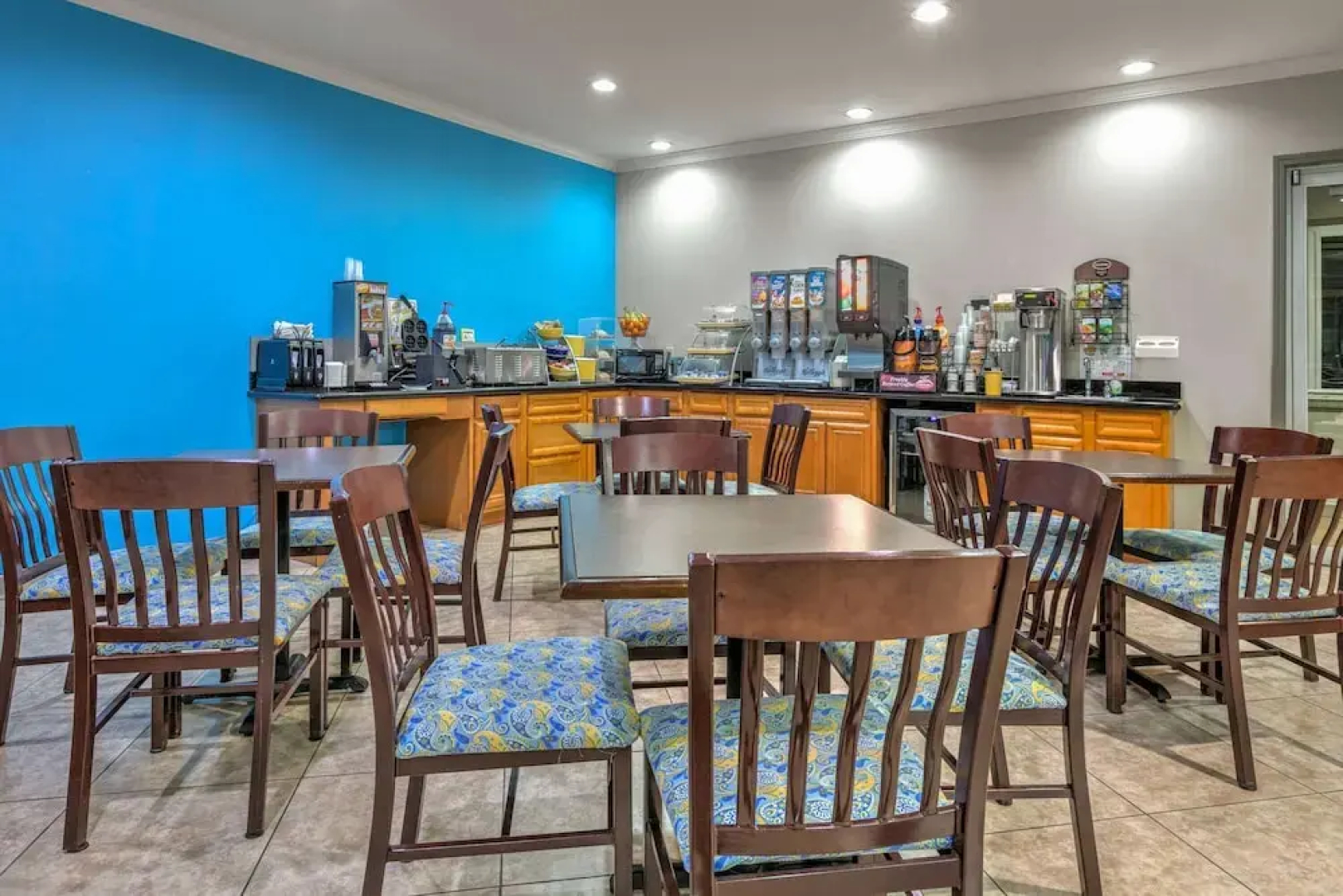 Days Inn & Suites - Cabot
