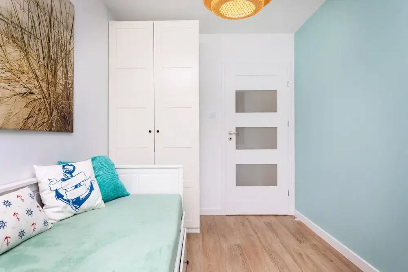 Marine Apartment 9B by Renters