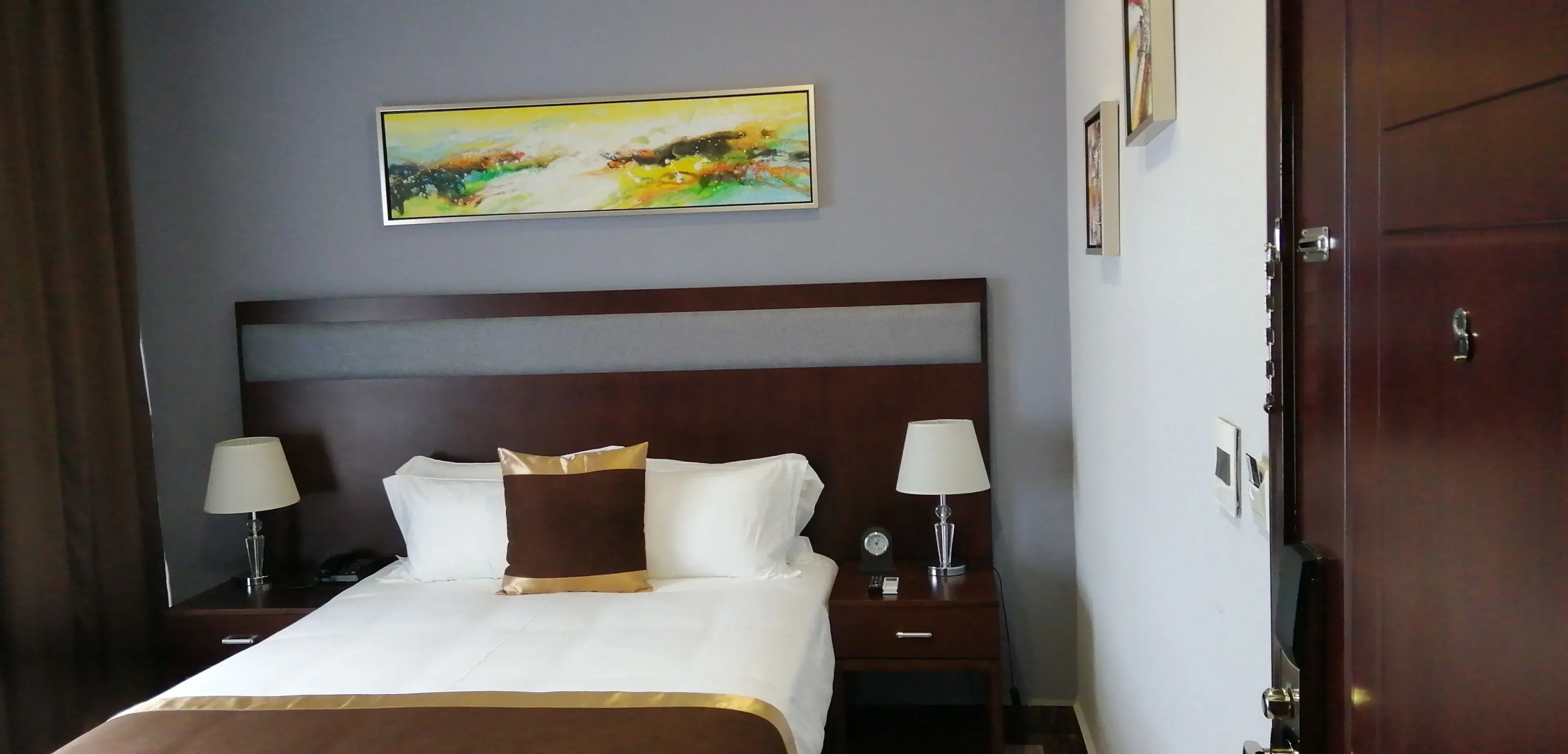 Hotel City Plaza & Suites