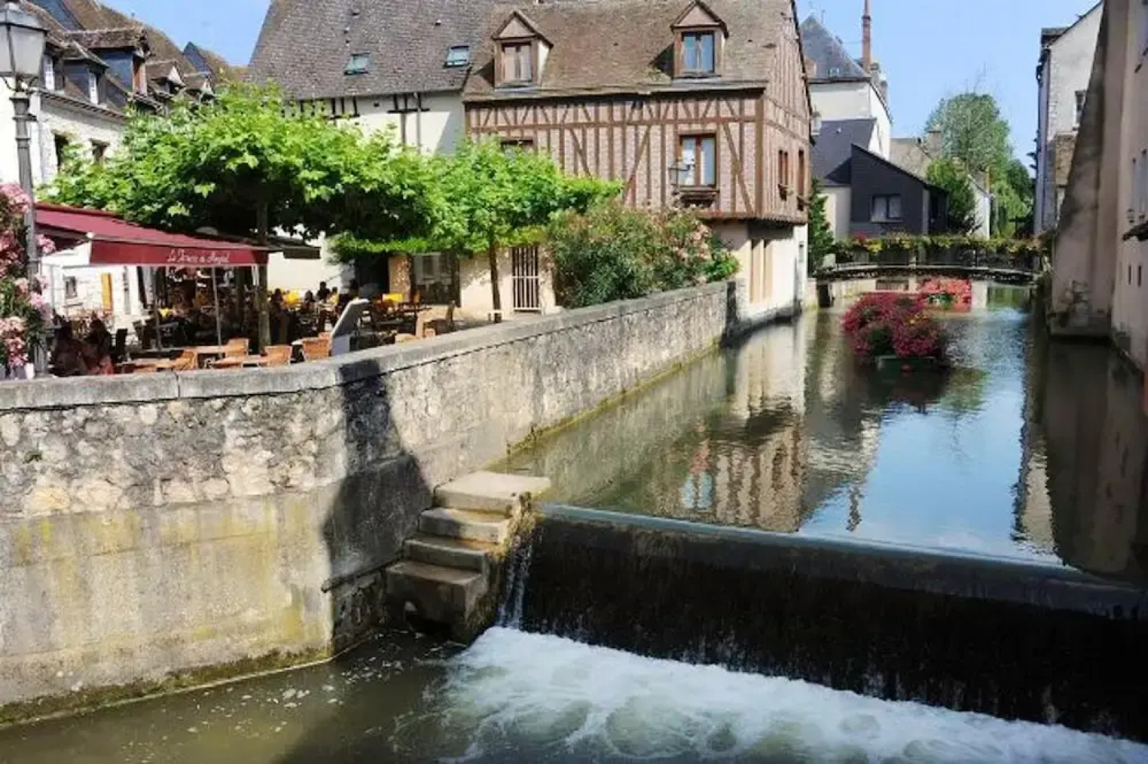 Studio in Montargis, With Wifi