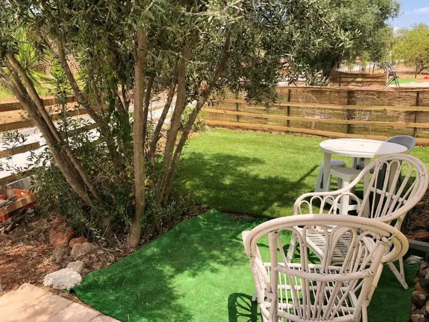 One bedroom bungalow with shared pool enclosed garden and wifi at Silves