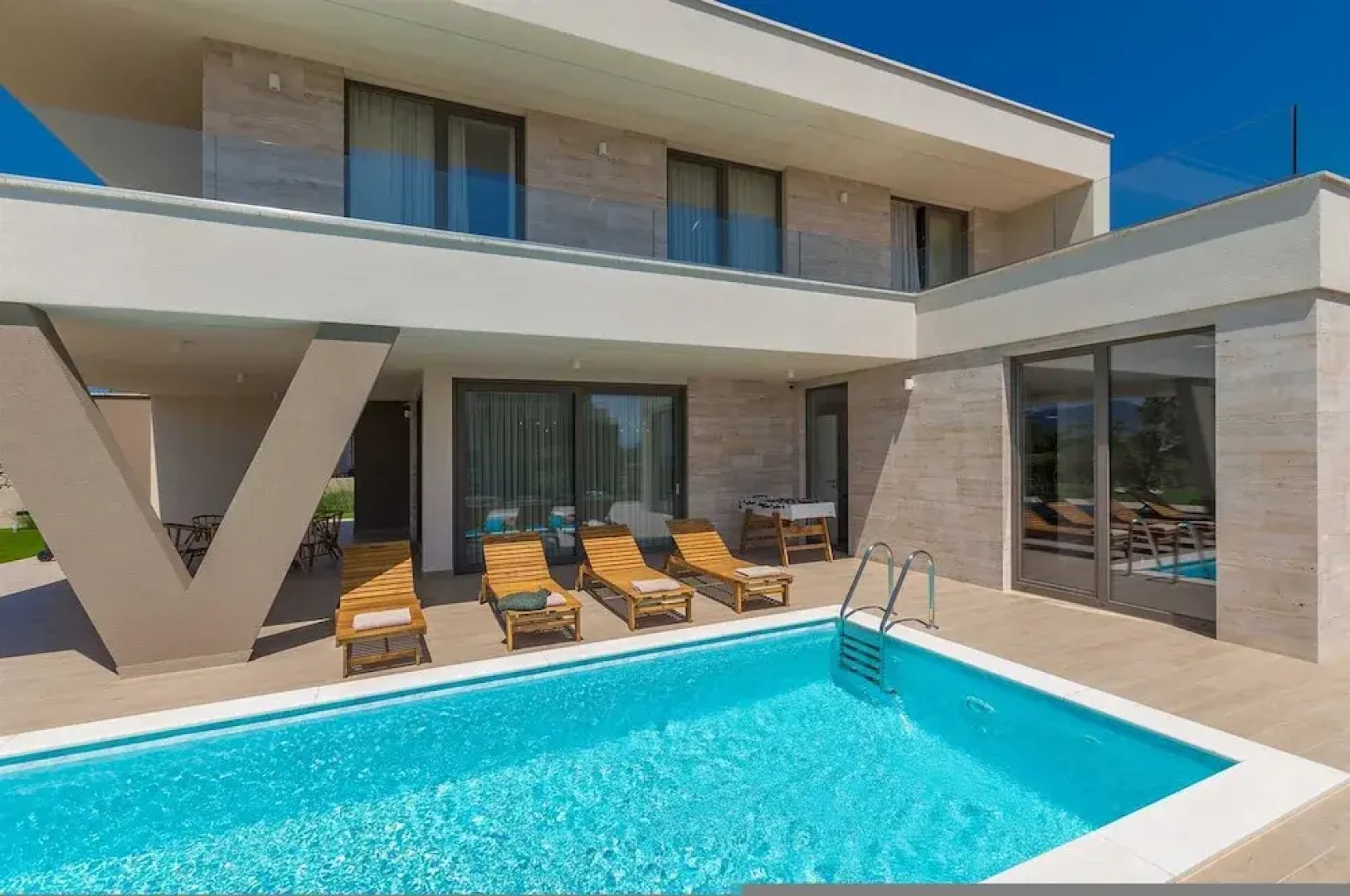 Villa Vista With Private Pool and Sauna