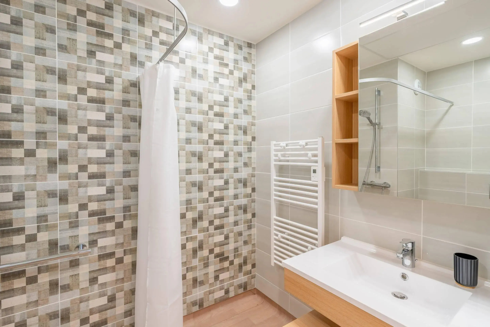 Quality Suites Villefontaine