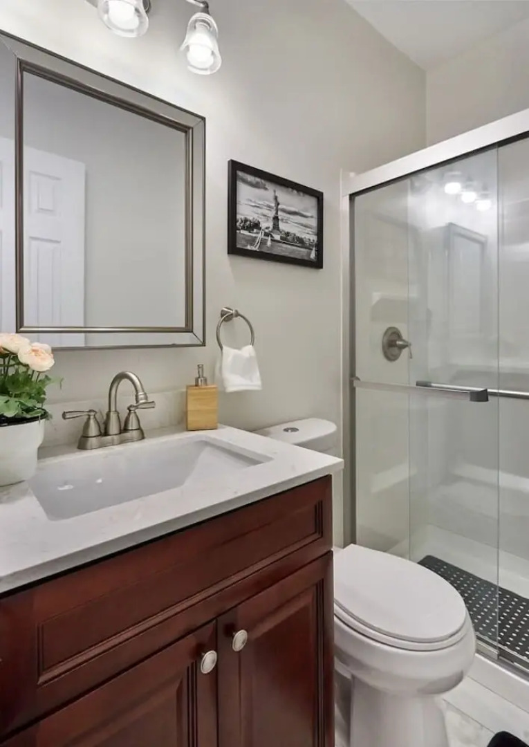 TWO Modern 3BR Apartment PERFECT for GROUPS