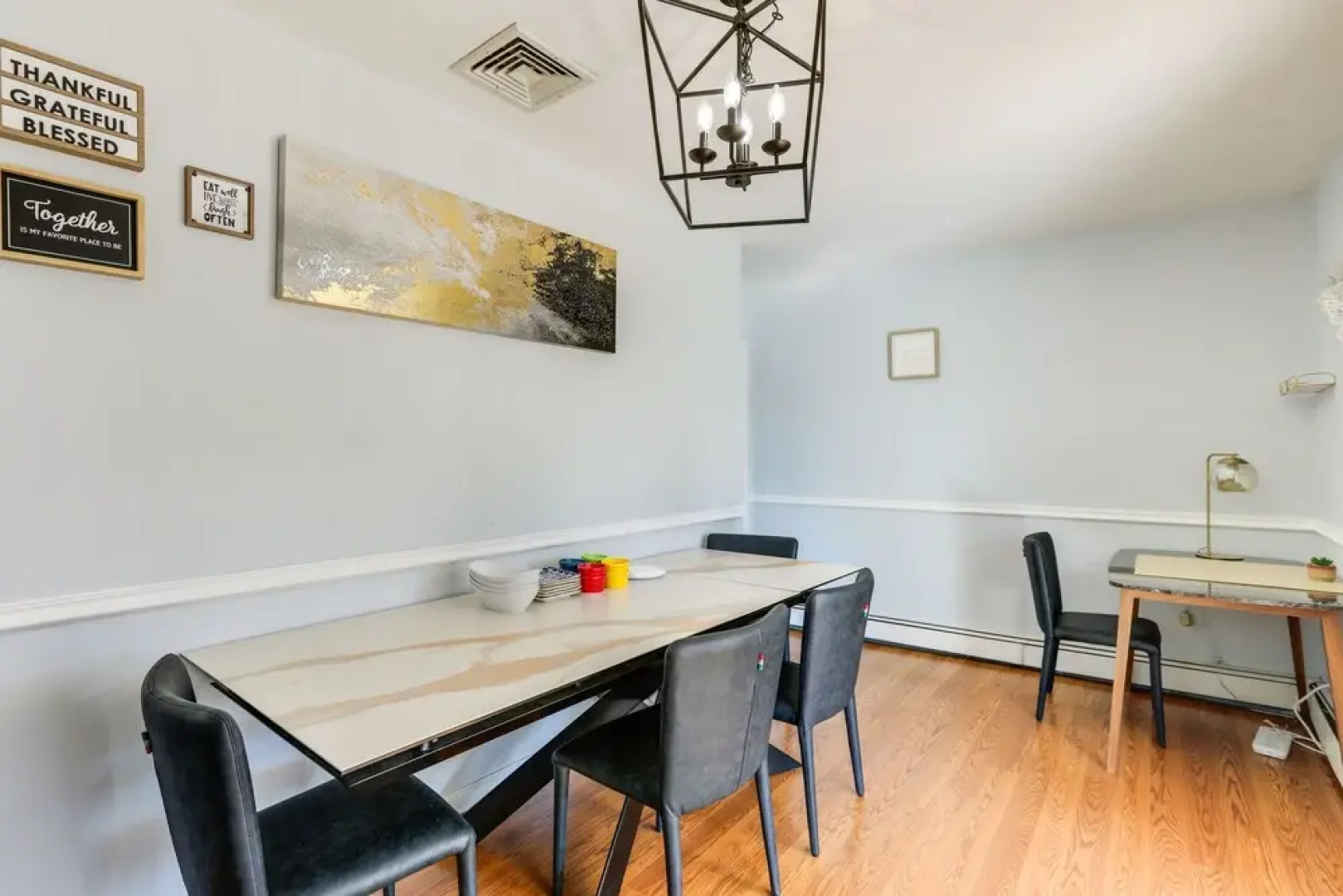 Edison Vacation Home: 1 Mi to Train Station to NYC