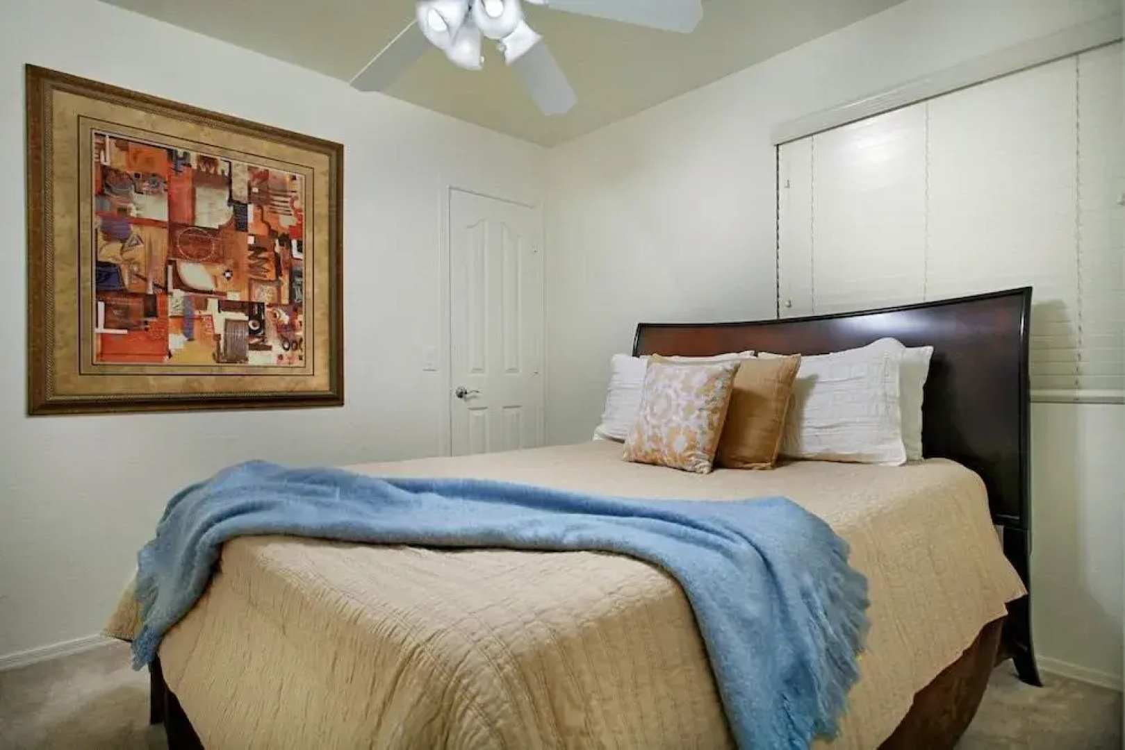 Near Great Shopping & Dining! Pool Table & Games!