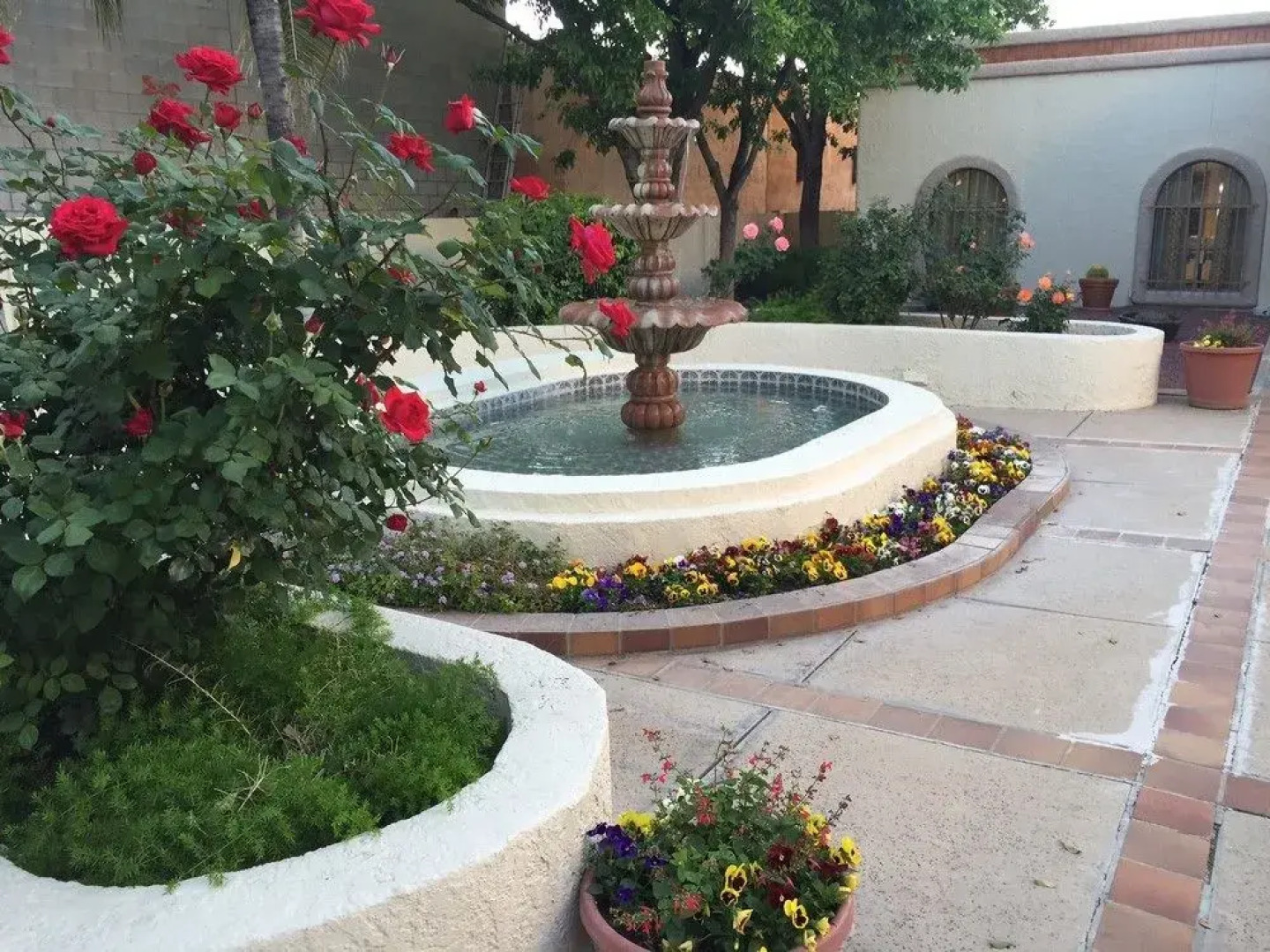 Ramada Inn & Suites Foothills Resort