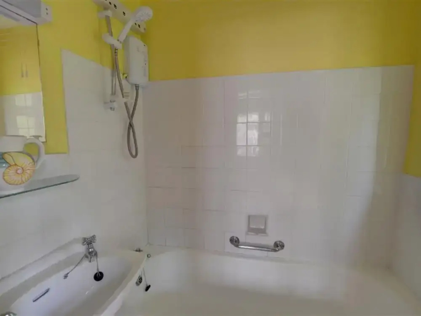 Old World Holiday Home in Denston with Garden near City Center