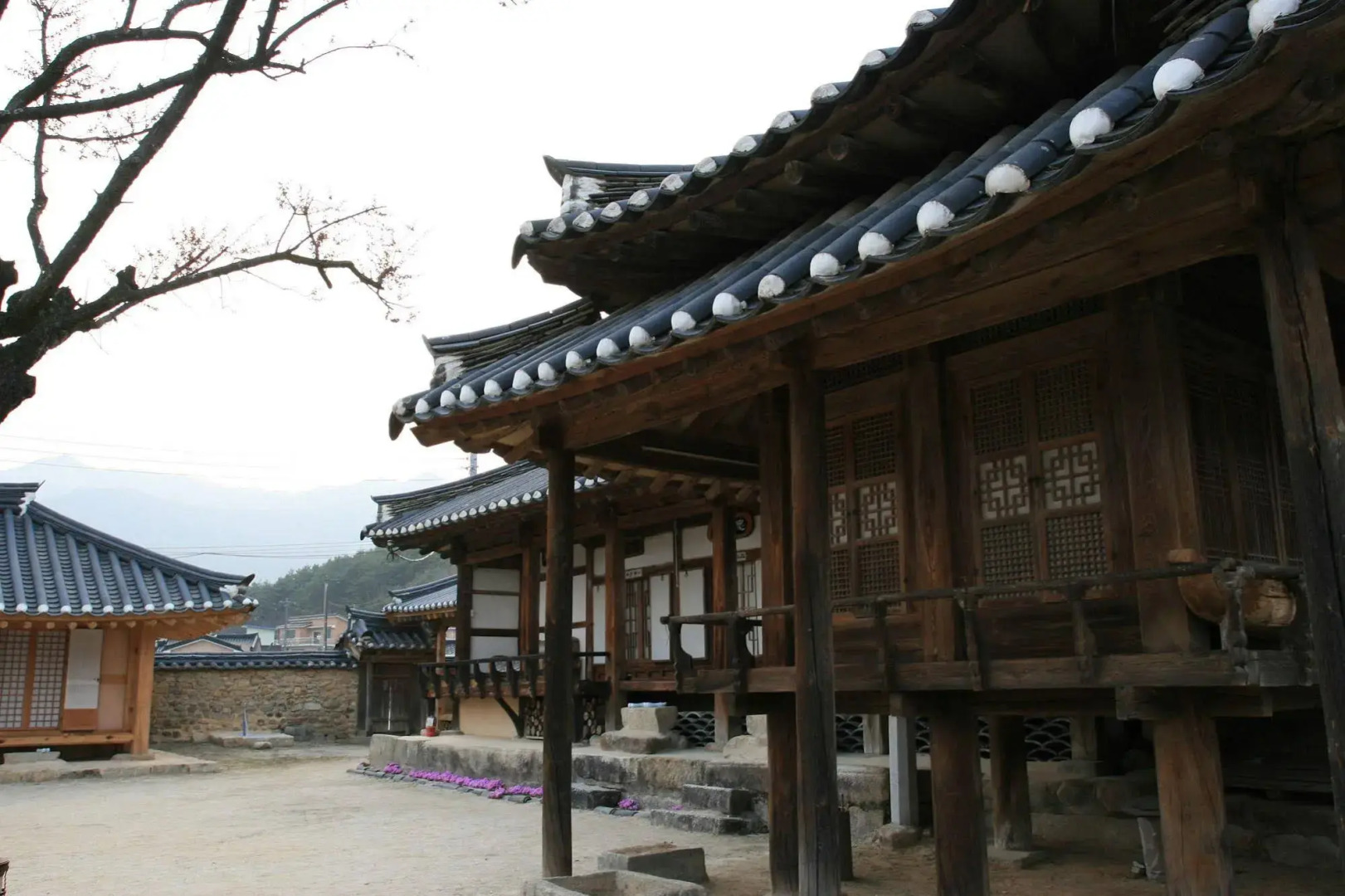 Geochang Choongsindang Donggae Jeongon Gotek