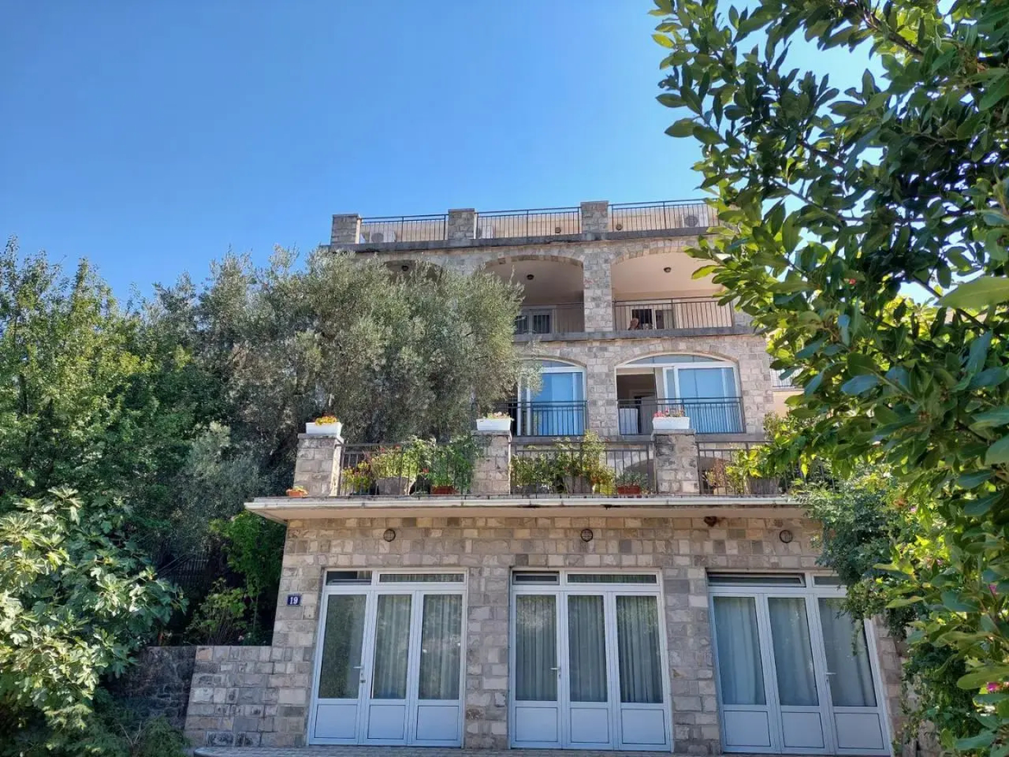 Vala Apartments