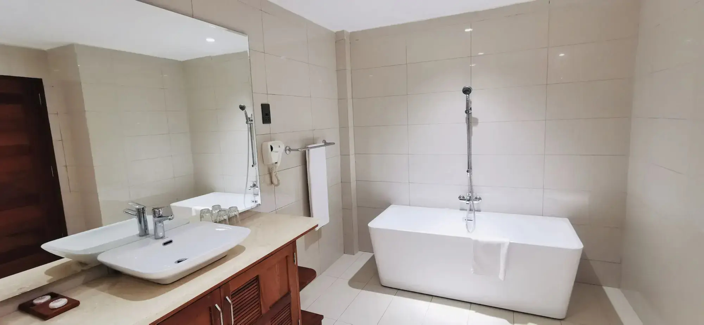 Отель Kampala Nile Resort