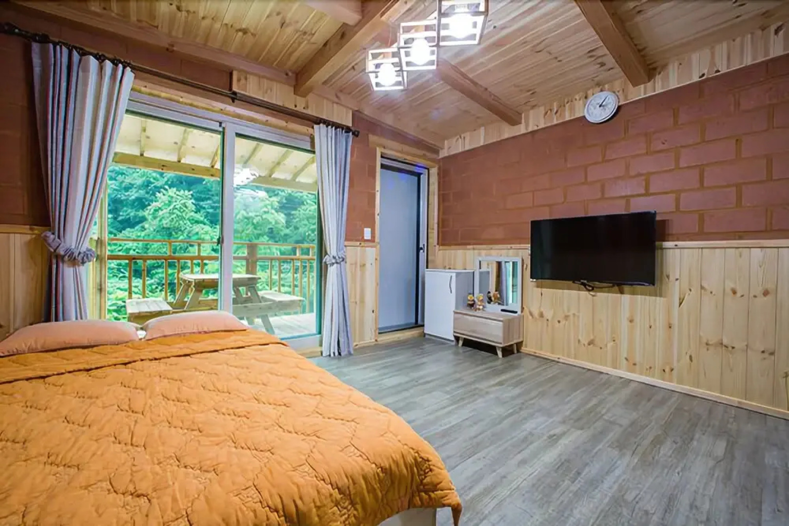 Jeongseon Firefly Light Clay Pension