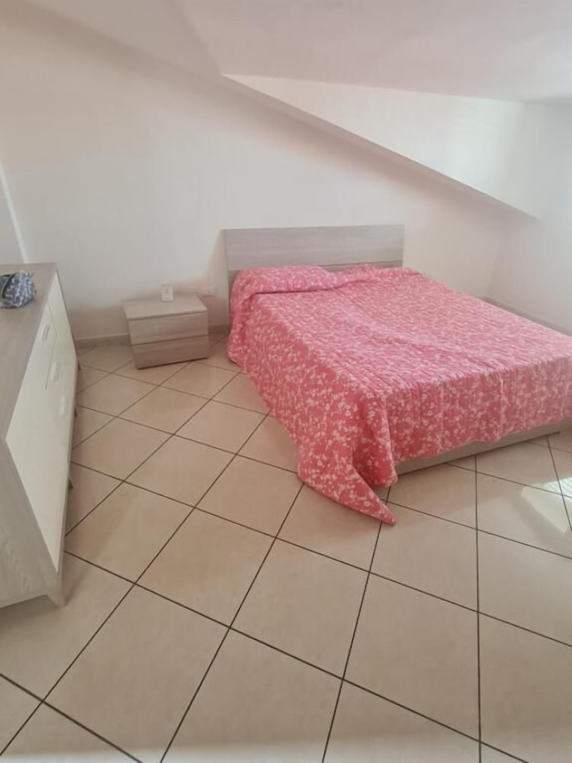 Pink Flowers Suites Women Only