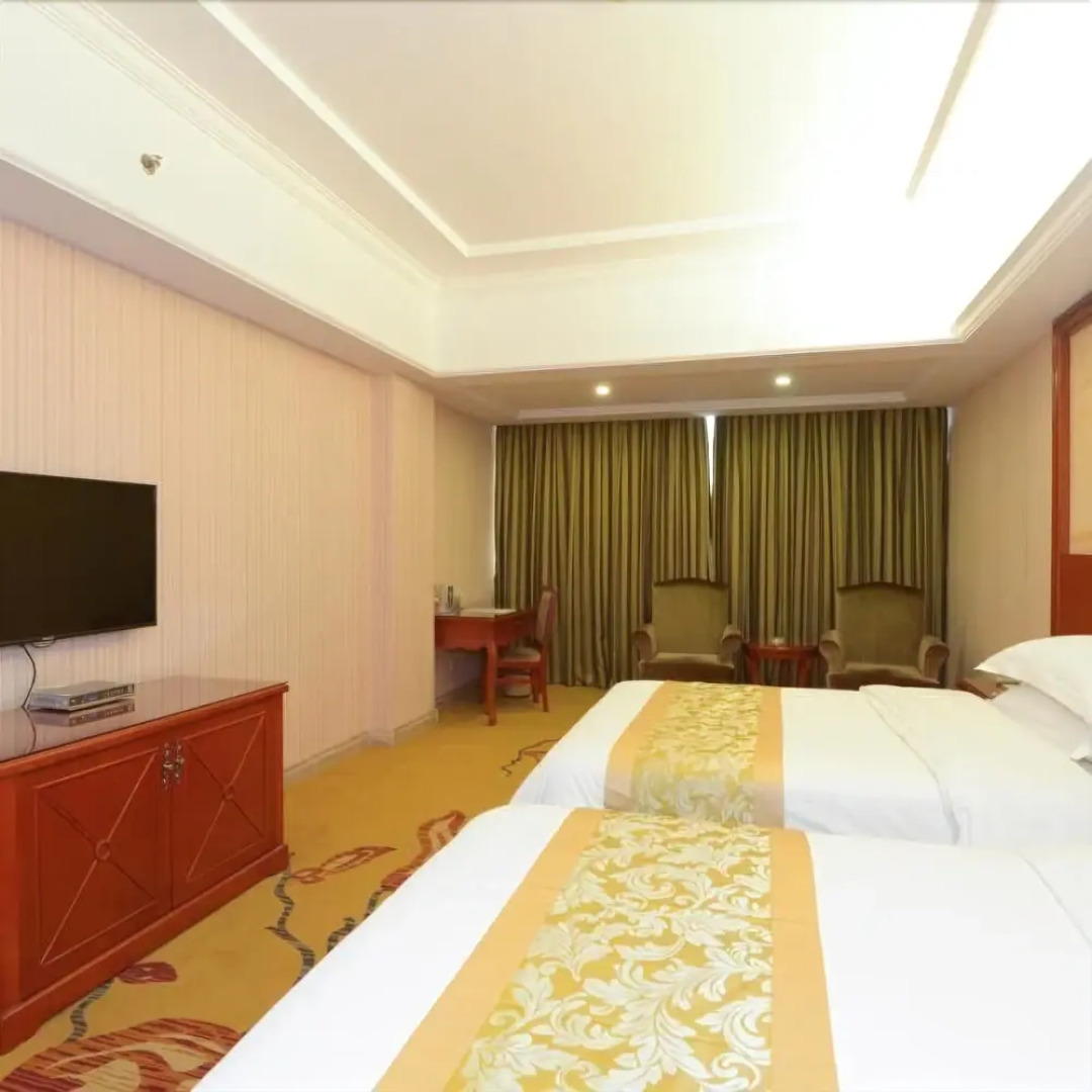 Vienna Hotel Guigang Central Square