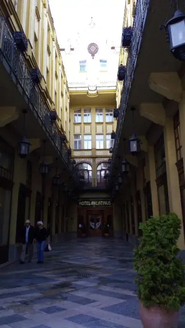 Király Str Apartman with free parking