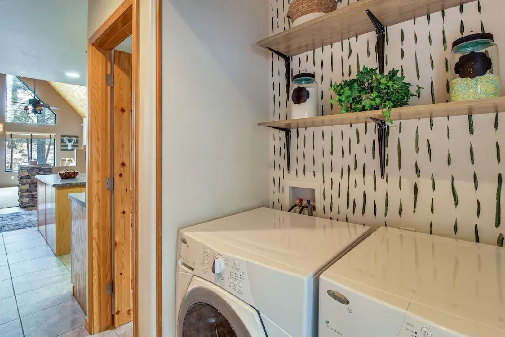 Tranquil Heber-overgaard Cabin w/ Decks & Grill!, Heber