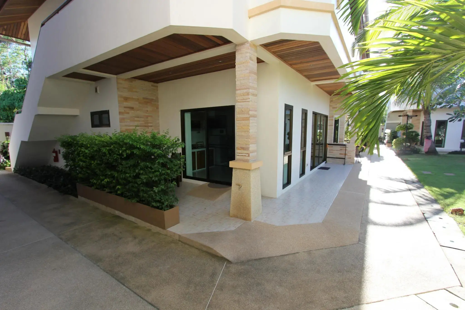 Babylon Pool Villas