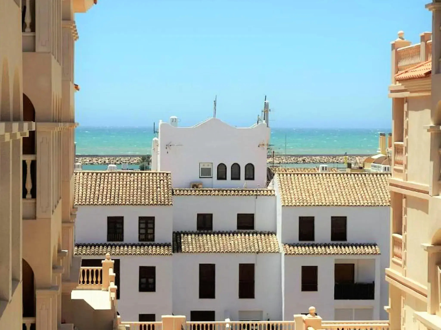 Pleasant apartment in Almerimar with shared pool